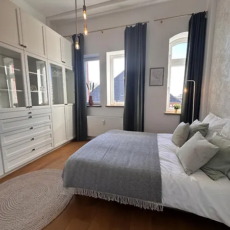 Apartament Stilvolle Altbauwohnung Mit Charme *