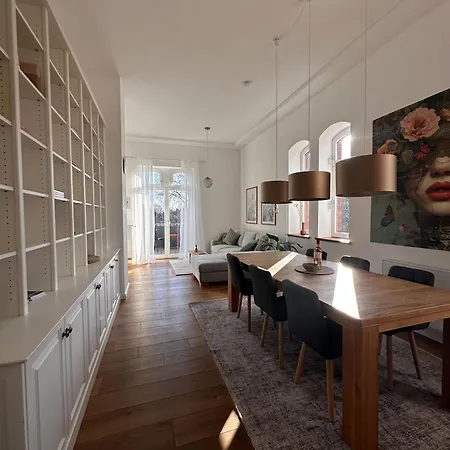 Apartmán Stilvolle Altbauwohnung Mit Charme *