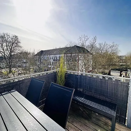 Stilvolle Altbauwohnung Mit Charme