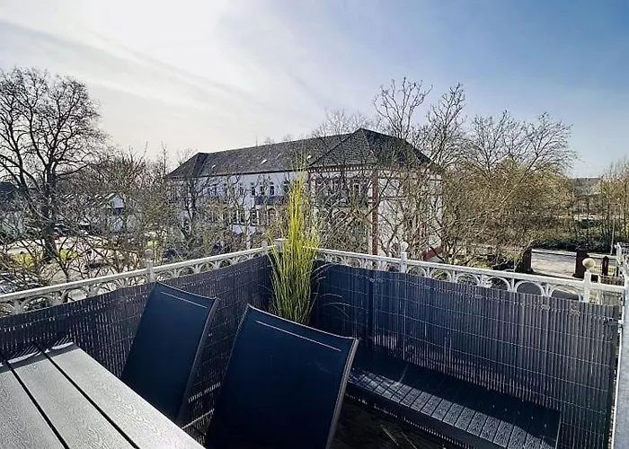 Stilvolle Altbauwohnung Mit Charme